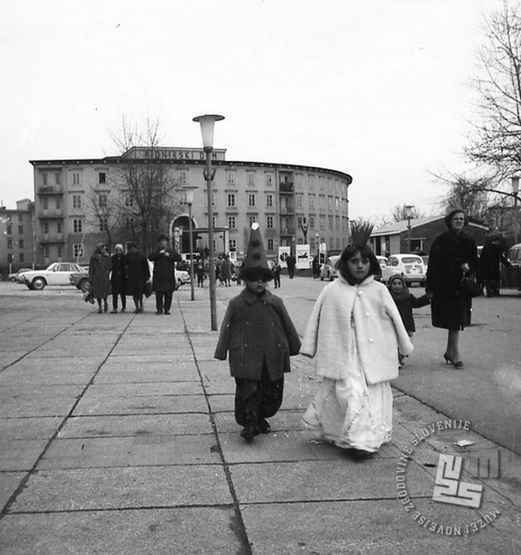 Baragovo semenišče Pustovanje leta 1966. | Foto: Edi Šelhaus / hrani MNZS