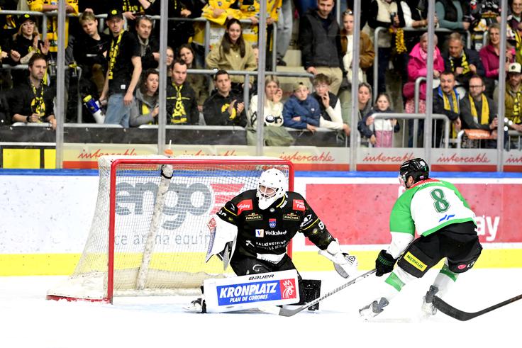 Marcel Mahkovec je imel v prvi tretjini veliko priložnost, a je ni izkoristil. | Foto: Foppa Iwan - HC Pustertal