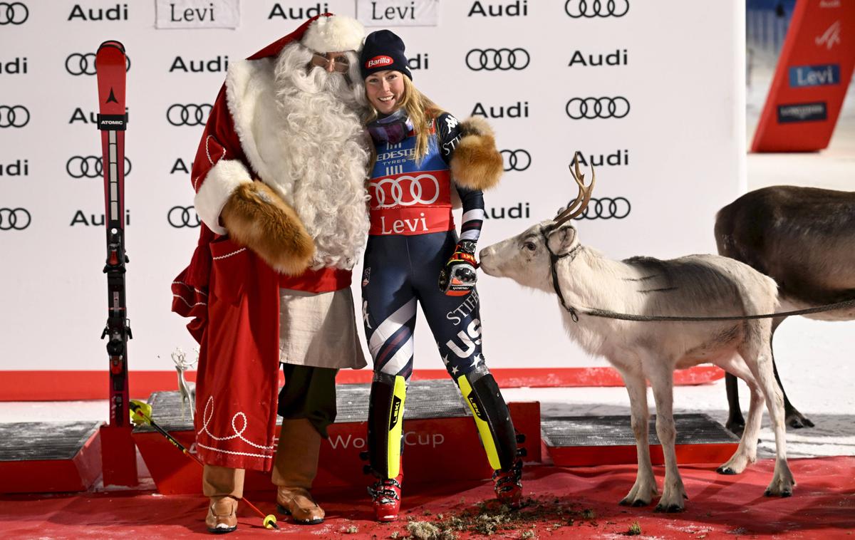 Mikaela Shiffrin Levi 2025 | Mikaela Shiffrin je v soboto dosegla svojo deveto zmago v Leviju. In dobila še devetega jelenčka. | Foto Guliverimage