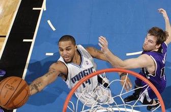 Teksaški derbi pripadel Houstonu