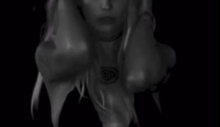 Britney pokazala svoje izklesano telo (video)