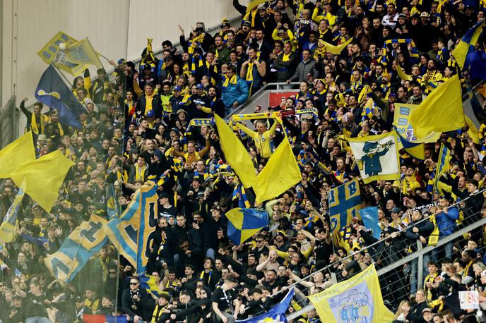 Union St Gilloise | Navijači Uniona proslavljajo, saj bodo njihovi ljubljenci prihodnjo sezono nastopali v ligaškem delu lige prvakov. | Foto Reuters