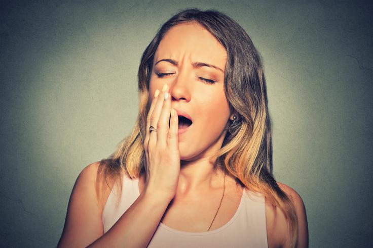 Pomanjkanje kisika med spanjem zaradi apneje se skoraj vedno odraža v dnevni utrujenosti. | Foto: Shutterstock