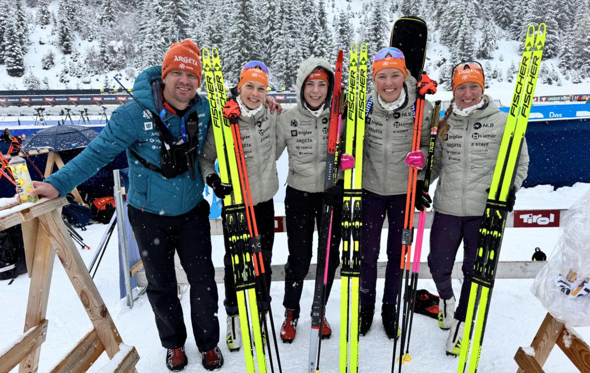 Slovenska ženska biatlonska štafeta, Lena Repinc, Klara Vindišar, Anamarija Lampič in Polona Klemenčič | Slovenke so zasedle četrto mesto. | Foto SloSki biatlon