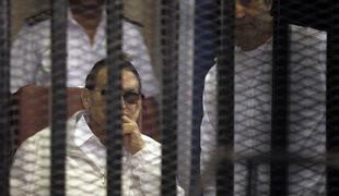 Sojenje Mubaraku znova preloženo