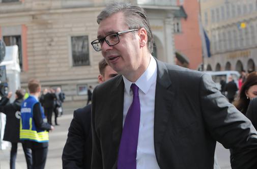 Vučić: Opravičim se lahko Slovencem, ne pa slovenskim politikom