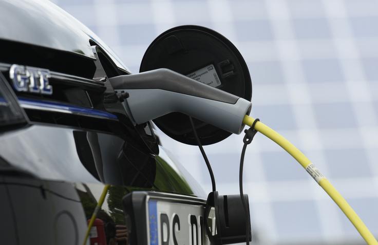 Vodstvo Volkswagna je že sprejelo novo strategijo koncerna, ki prioriteto daje uvajanju električnih pogonov in digitalizacije na vseh področjih mobilnosti. | Foto: Reuters