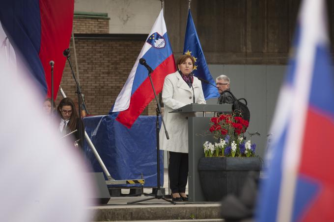 Predsednica NSi Ljudmila Novak je pozvala k bolj demokratični desnici in si prislužila žvižge. | Foto: 