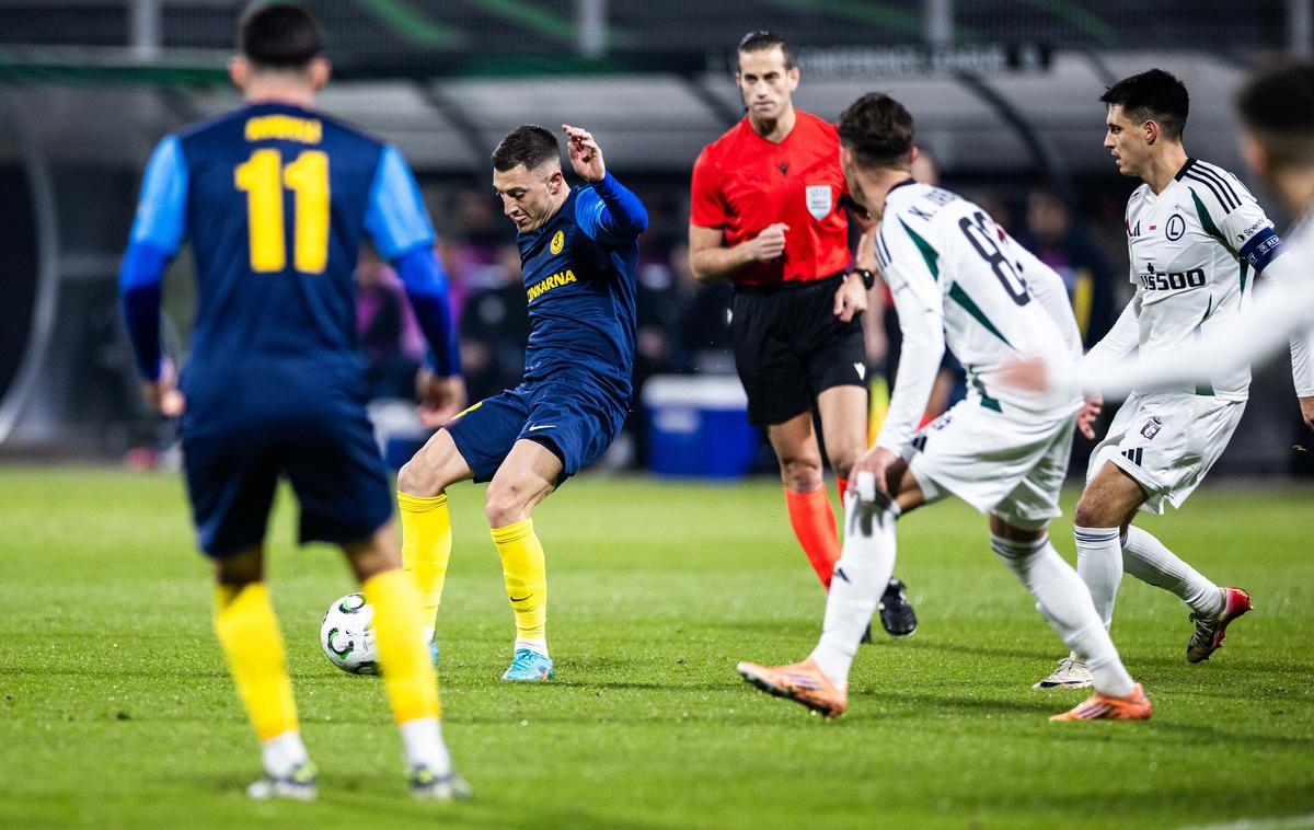 konferenčna liga NK Celje Legia | Mario Kvesić je bil v prvem polčasu najbolj razigran član celjske ekipe. | Foto Jure Banfi