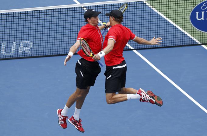 Bob in  Mike Bryan sta v igri dvojic zavladala teniškemu svetu. | Foto: Reuters