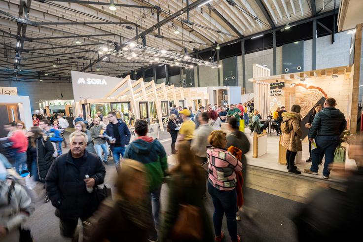 Gradnja in obnova zahtevata prave informacije, preverjene izvajalce in kakovostne materiale, saj se razlike med premišljenimi in nepremišljenimi izbirami merijo v tisočih evrih. Sejem Dom vsako leto na enem mestu združuje več kot 400 podjetij, širok nabor materialov, končnih produktov, tehnologij in storitev ter strokovnih svetovanj in predavanj.  | Foto: Žiga Koren