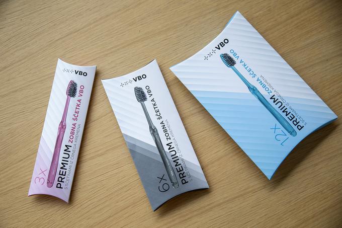 V paketih dobite dovolj Premium zobnih ščetk VBO za vse leto. | Foto: Ana Kovač