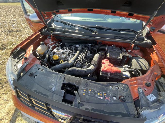 Bencinski 110-kilovatni motor TCe 150 je vrh v dusterjevi ponudbi. | Foto: Gregor Pavšič