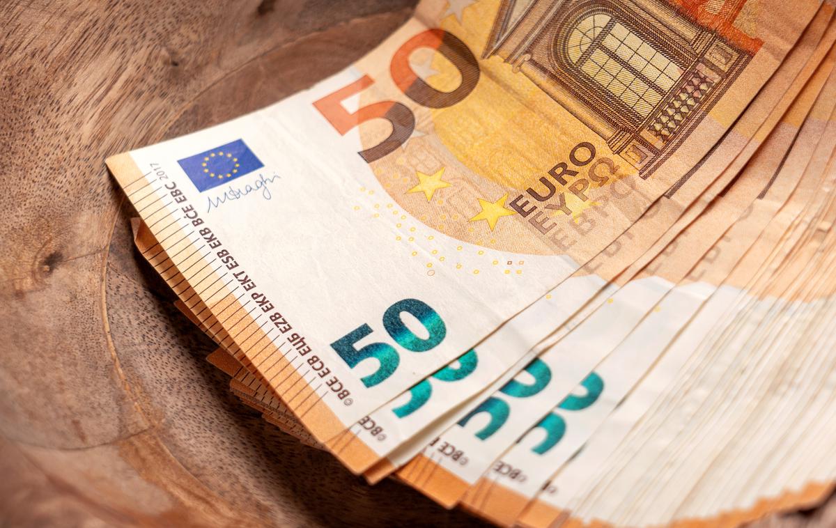 naložba depozit varčevanje | Najvišjo vrednost tujih neposrednih naložb v Sloveniji je konec leta 2024 glede na predhodno leto ohranila Avstrija . | Foto Shutterstock