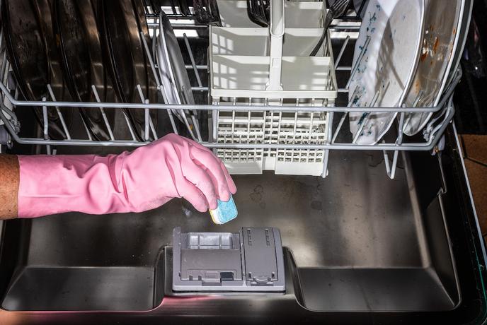 Tablete za strojno pomivanje posode vplivajo na hormone