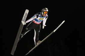 Domen Prevc po napaki za las na tekmo, spodletelo enemu Slovencu