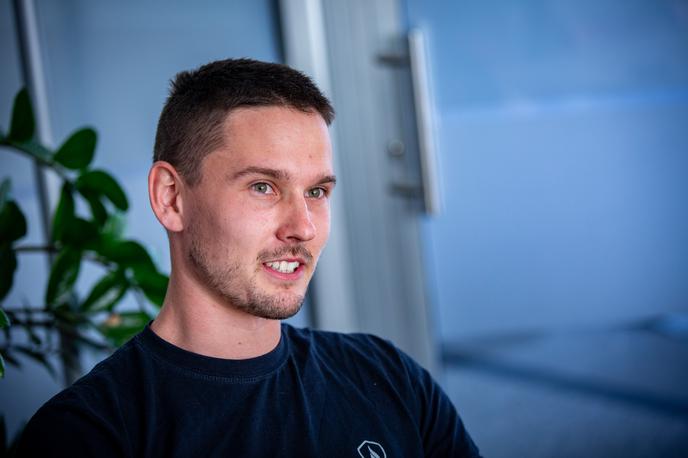 Bine Stanovnik, gasilec | Bine Stanovnik je v celoti predan gasilstvu. Marsikdo bi mu zavidal, s kakšnim navdušenjem govori o svojem delu. | Foto Gaja Hanuna