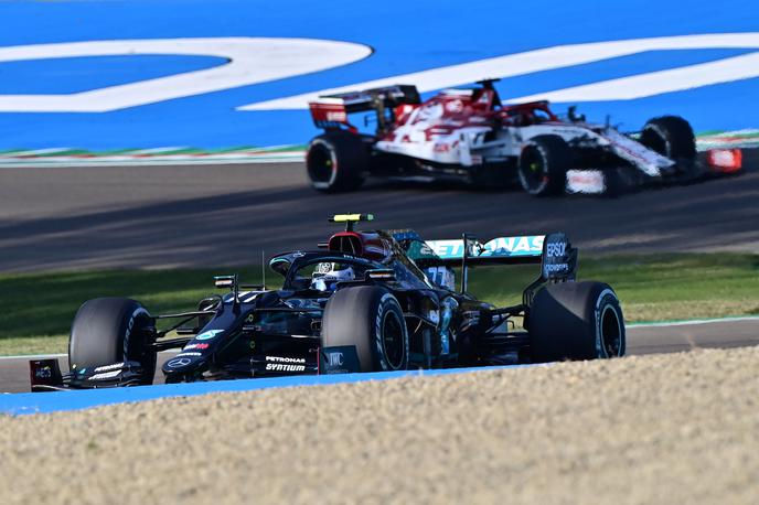 Valtteri Bottas | Valtteri Bottas je bil v kvalifikacijah za VN Emilije Romanje v Imoli hitrejši od moštvenega kolega pri Mercedesu Lewisa Hamiltona. | Foto Reuters