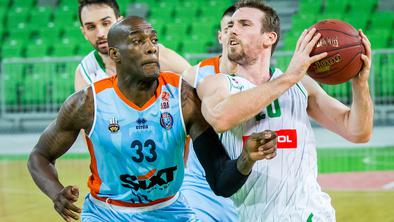 Olimpija se je poigrala s Primorsko, Avstralec z zlomljenim nosom