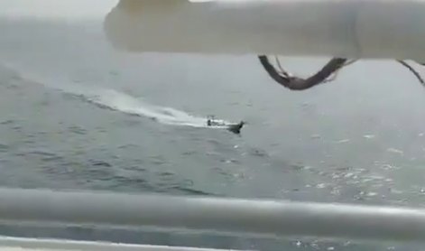 Hutiji prvič uspešno izvedli napad s čolnom brez posadke #video