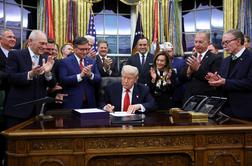 Dolgo trajajoča agonija se je s Trumpovim podpisom končala