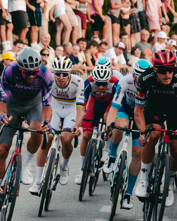 Na kriteriju za Pokal Tadeja Pogačarja je bil Finkšt (v dresu Adrie Mobil) peti, za štirimi kolesarji World Toura Pogačarjem, Mezgecem, Trentinom in Mohoričem. | Foto: Alen Milavec