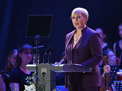 Zavod Reševalni pas: Predsednico prosimo, da v vozilu nikoli več ne sedi nepripeta