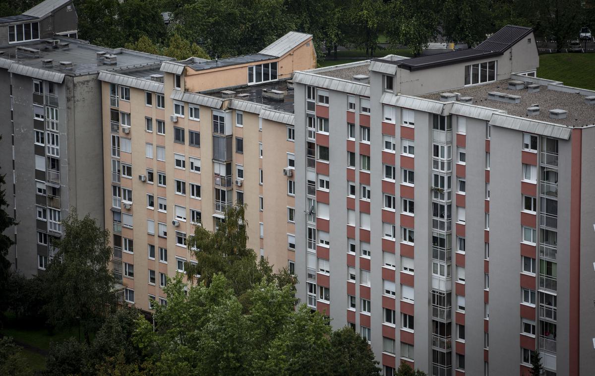 Ogled in predstavitev najvišje stanovanjske stolpnice v Sloveniji. Spektra celovški dvori aleja ljubljanski grad stanovanje stanovanja šiška | Po do zdaj znanih podatkih v dogodku ni bil poškodovan nihče. | Foto Bojan Puhek