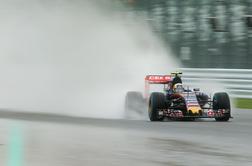 Sainzu prvi trening v deževni Suzuki, Hamilton je bil peti
