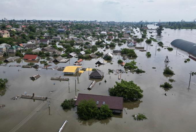 Poplavljen Herson po zrušenju jezu.  | Foto: Reuters