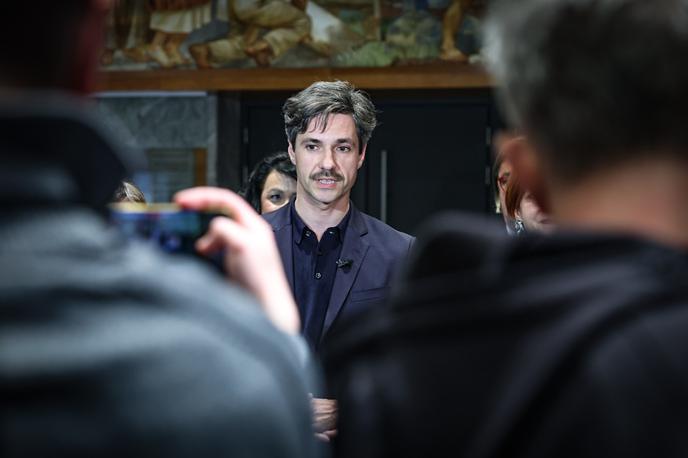 Redna seja Državnega zbora | Luka Mesec je po izvolitvi Zorana Stevanovića za predsednika DZ prepričan, da prihajajo težki časi.  | Foto Ana Kovač