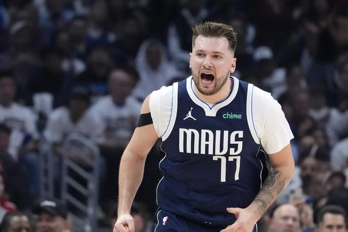 Luka Dončić Dallas Mavericks | Luka Dončić bo v noči na sredo odigral prvo tekmo proti Oklahomi, v noči na četrtek pa bo znan MVP rednega dela sezone. Če ne bo velike senzacije, se bo nagrade razveselil Nikola Jokić. | Foto Guliverimage