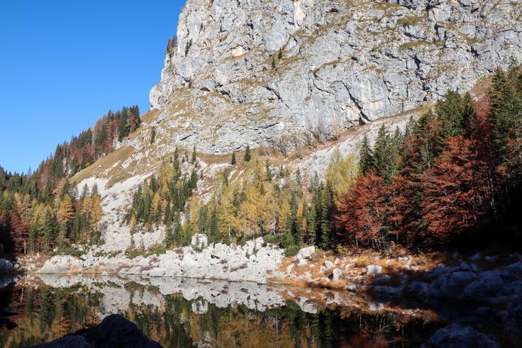 Pogosto spregledano Črno jezero, najnižjeležeče od sedmerih Triglavskih jezer | Foto: Matej Podgoršek