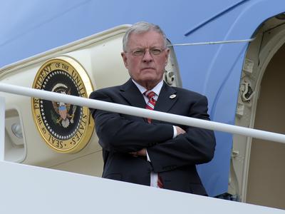 Zelenski vztraja pri dostojanstvenem miru, ruska vojska naj bi zavzela Kupjansk