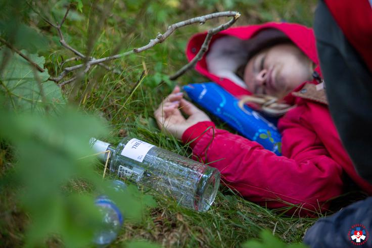 Osebe, ki je močno pod vplivom alkohola, nikoli ne puščamo same.  | Foto: Društvo prvih posredovalcev