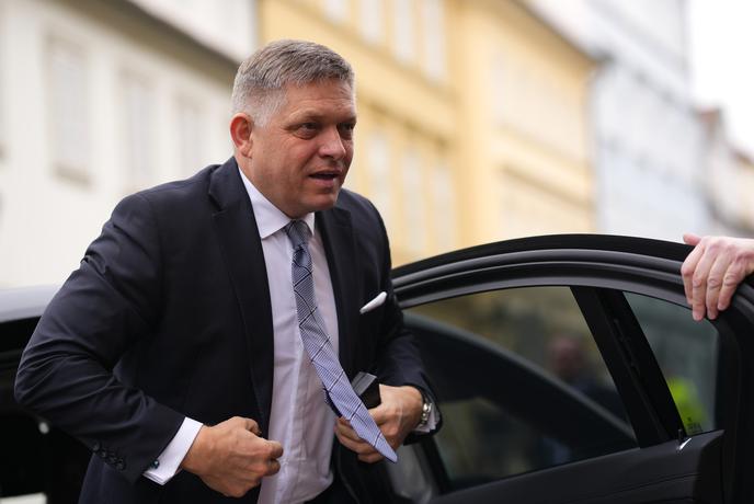 Za napadom na slovaškega premierja ne stoji posameznik, temveč skupina?