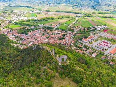 Vipavci, ostanite v zaprtih prostorih!