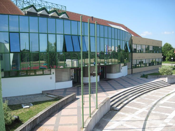 ekonomska srednja šola brežice Ekonomska in trgovska šola Brežice | Foto: Trgovinska zbornica Slovenije