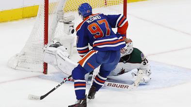 McDavid dosegel mejnik 60 golov, Crosby pri 30 zadetkih