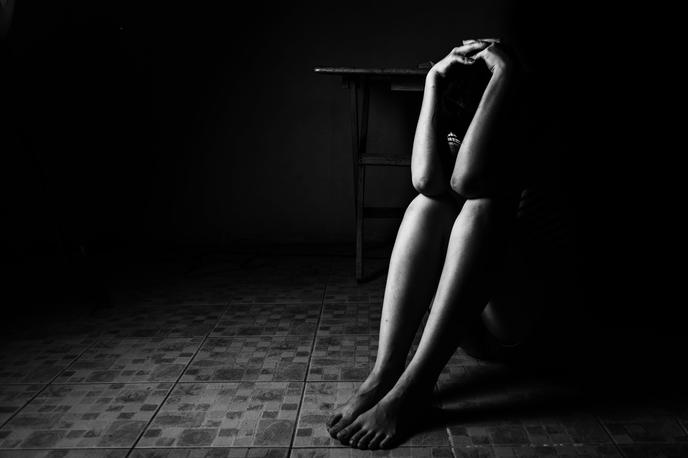 Posilstvo | Zaradi pomoči žrtvi posilstva je službo izgubilo deset zaposlenih pri Alibabi. | Foto Getty Images