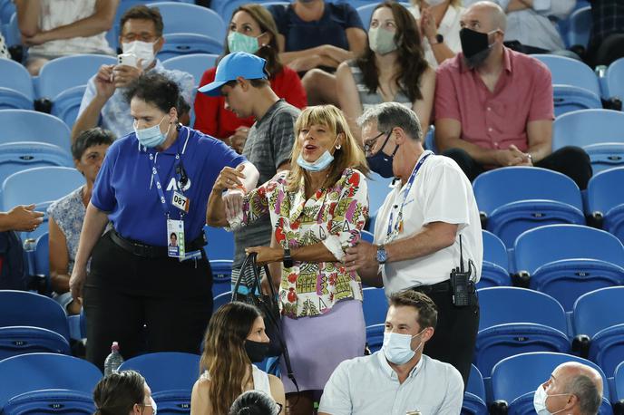 Rafael Nadal | Gospa, ki je v četrtek poskrbela za kar nekaj "zabave" na tribunah Meloburne parka. | Foto Guliverimage