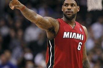 James vrnil udarec lastniku Clevelanda