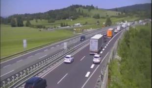 Kaos na primorski avtocesti: proti Ljubljani enourna zamuda
