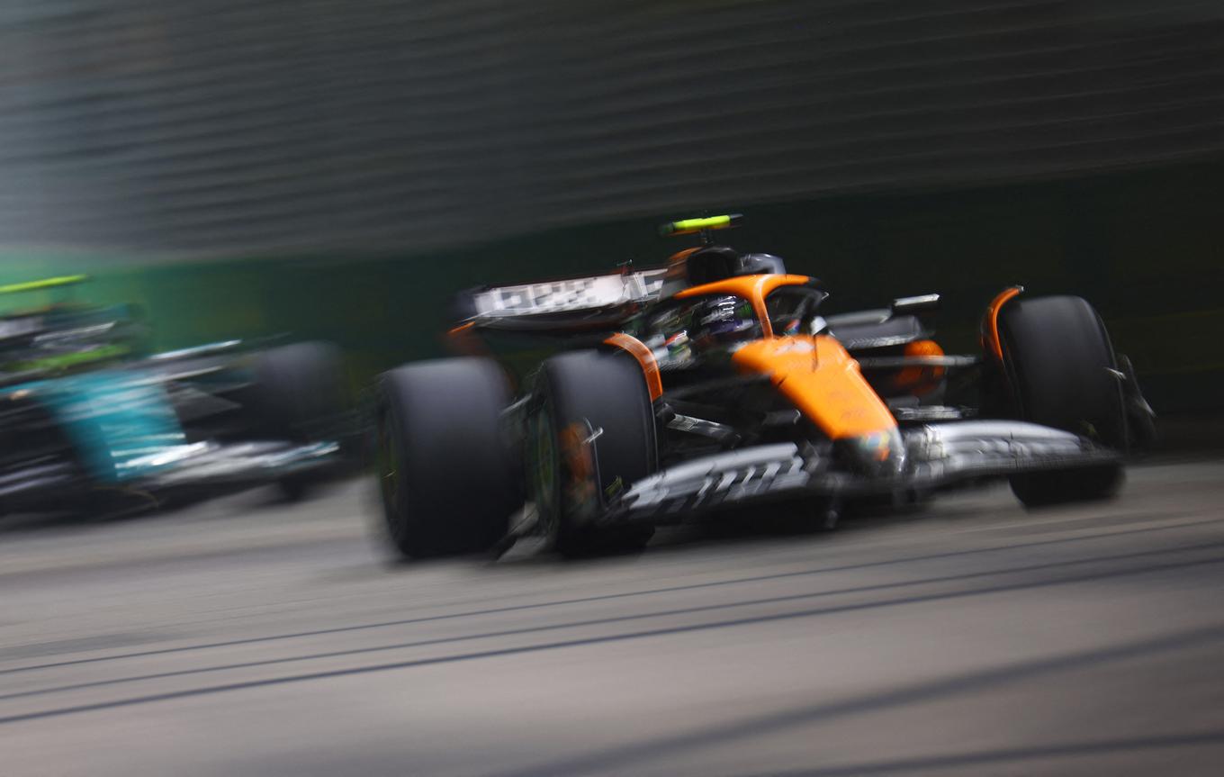 Na sexta-feira, Lando Norris foi o mais rápido no circuito de rua de Cingapura. | Foto: Reuters