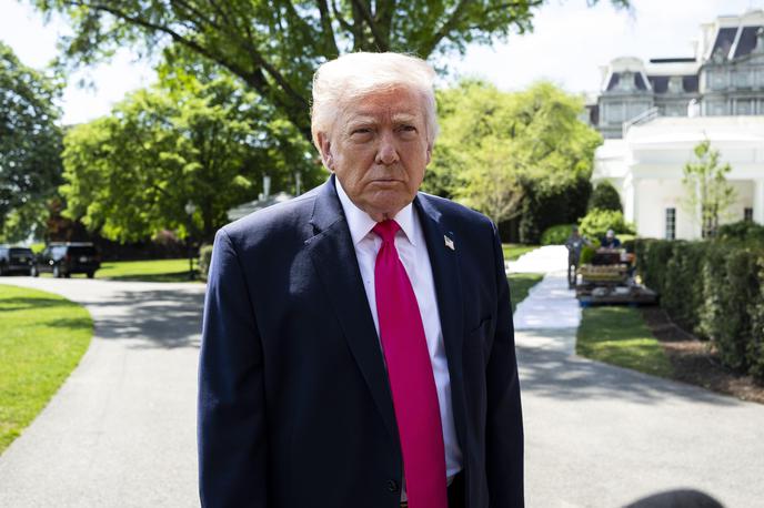 Predsednik | Donald Trump ima velikega nasprotnika – papeža Leona XIV. Z njim se je zadnje čase zapletel v odmeven spor, ki je zanj politično precej nevaren, ker lahko pred novembrskimi vmesnimi volitvami izgubi del podpore med ameriškimi katoliki. | Foto Guliverimage