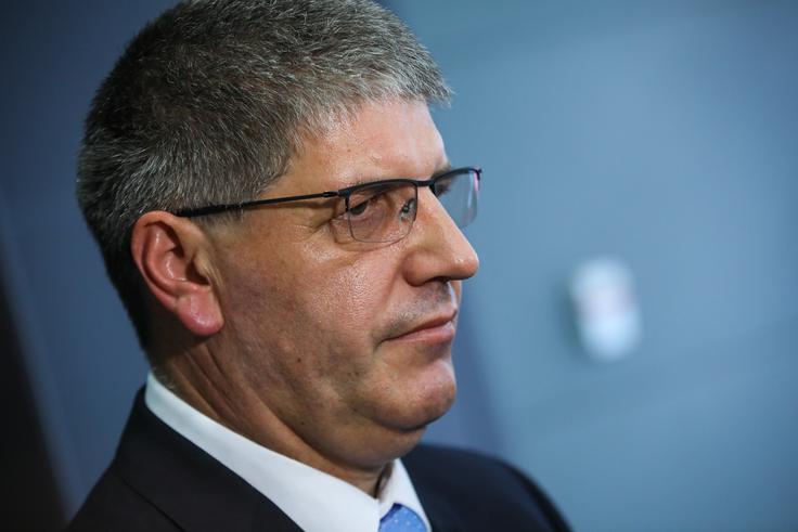 Minister za notranje zadeve Boštjan Poklukar naj bi se tako odločil, ker je presodil, da bo nekatere načrtovane spremembe v ustroju in delovanju policije lažje izpeljal z novim imenom na vrhu policije. | Foto: STA ,