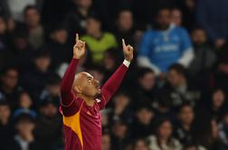 Roma dvakrat vodila, Napoli dvakrat izenačil. Interju razburljiv derbi.