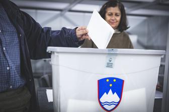 Pokojni v volilnih imenikih: ne gre za goljufijo