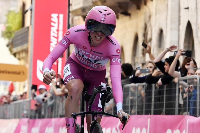 Tadej Pogačar, Giro 2024 | Tadej Pogačar se je z imenitno zmago na prvem posamičnem kronometru letošnjega Gira še utrdil v skupnem vodstvu dirke.  | Foto Reuters