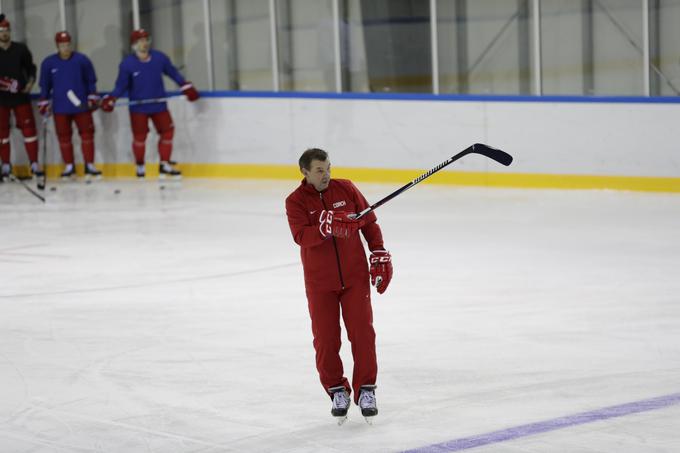Rusi so se na četrtkovem treningu posvečali igri z igralcem več. | Foto: Reuters